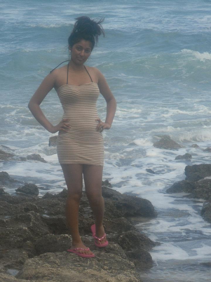 Amateur Indian Girl Nude Beach - busty_indian_beach_girl_09 - Nude Amateur Girls